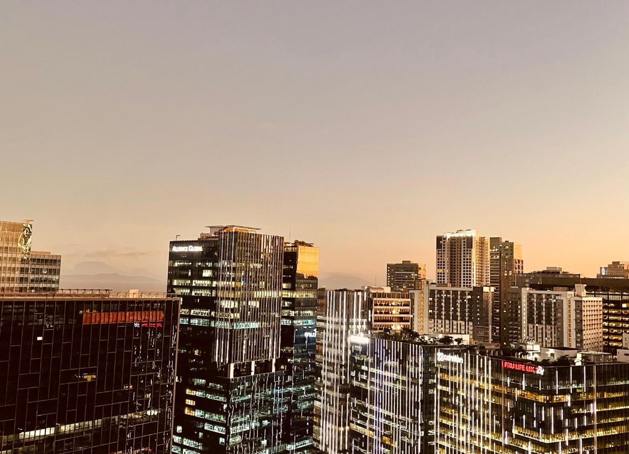 Uptown Parksuites Bgc Taguig Exterior photo