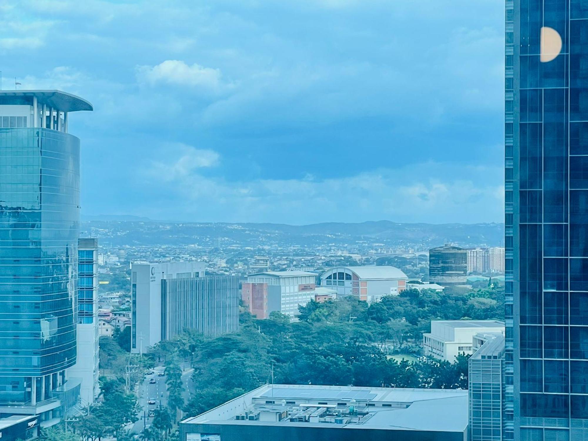 Uptown Parksuites Bgc Taguig Exterior photo