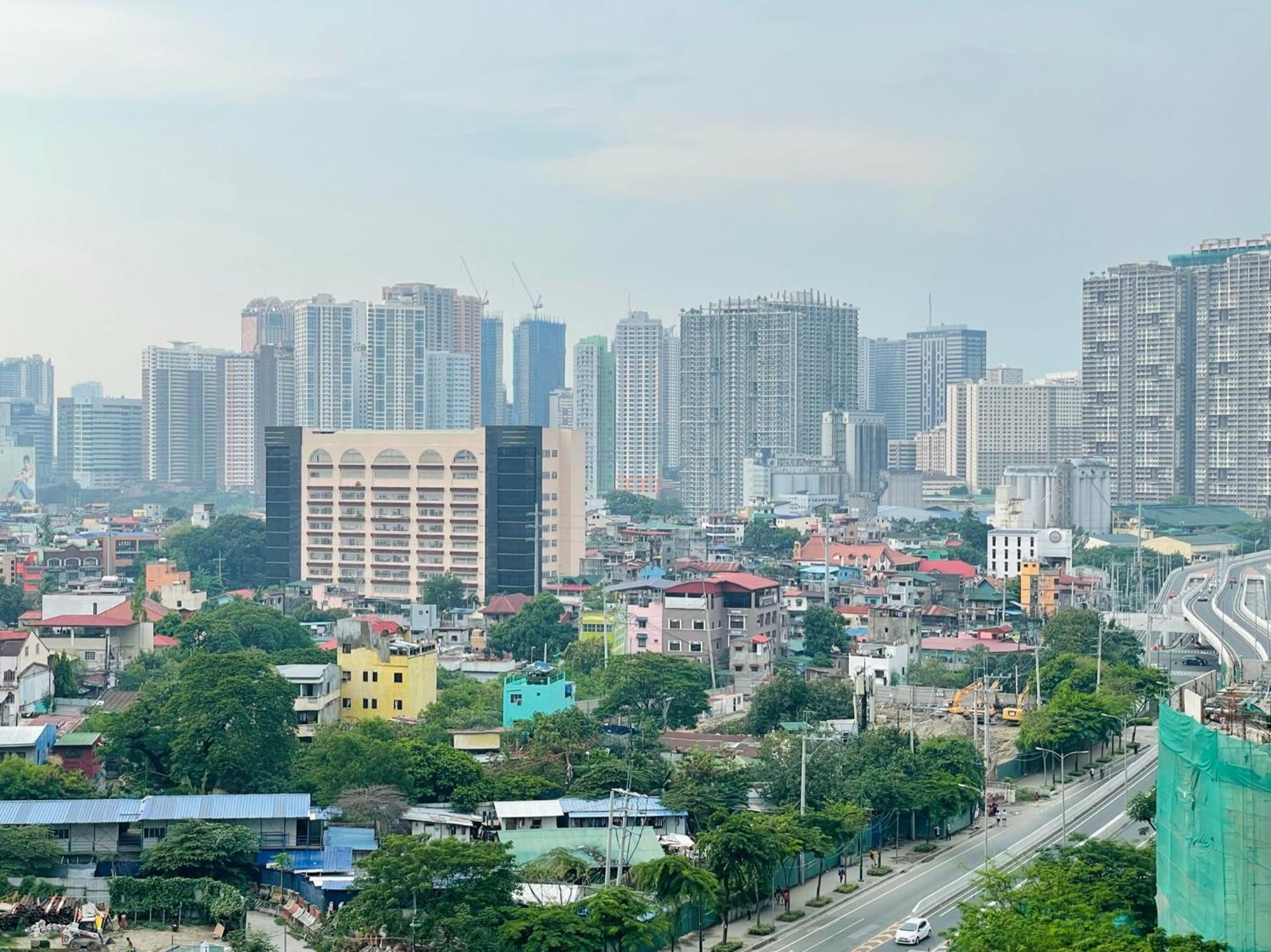 Uptown Parksuites Bgc Taguig Exterior photo