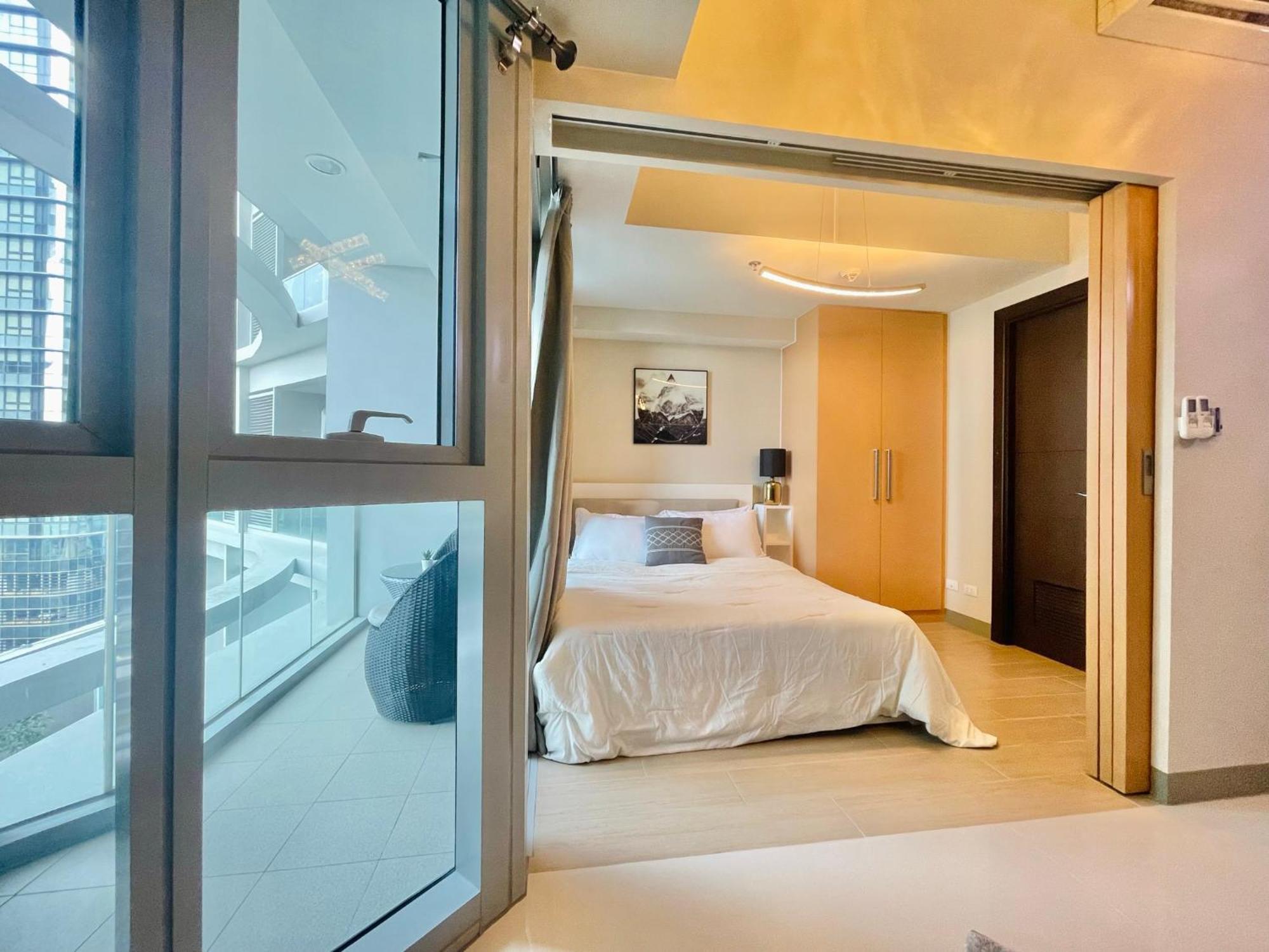 Uptown Parksuites Bgc Taguig Exterior photo
