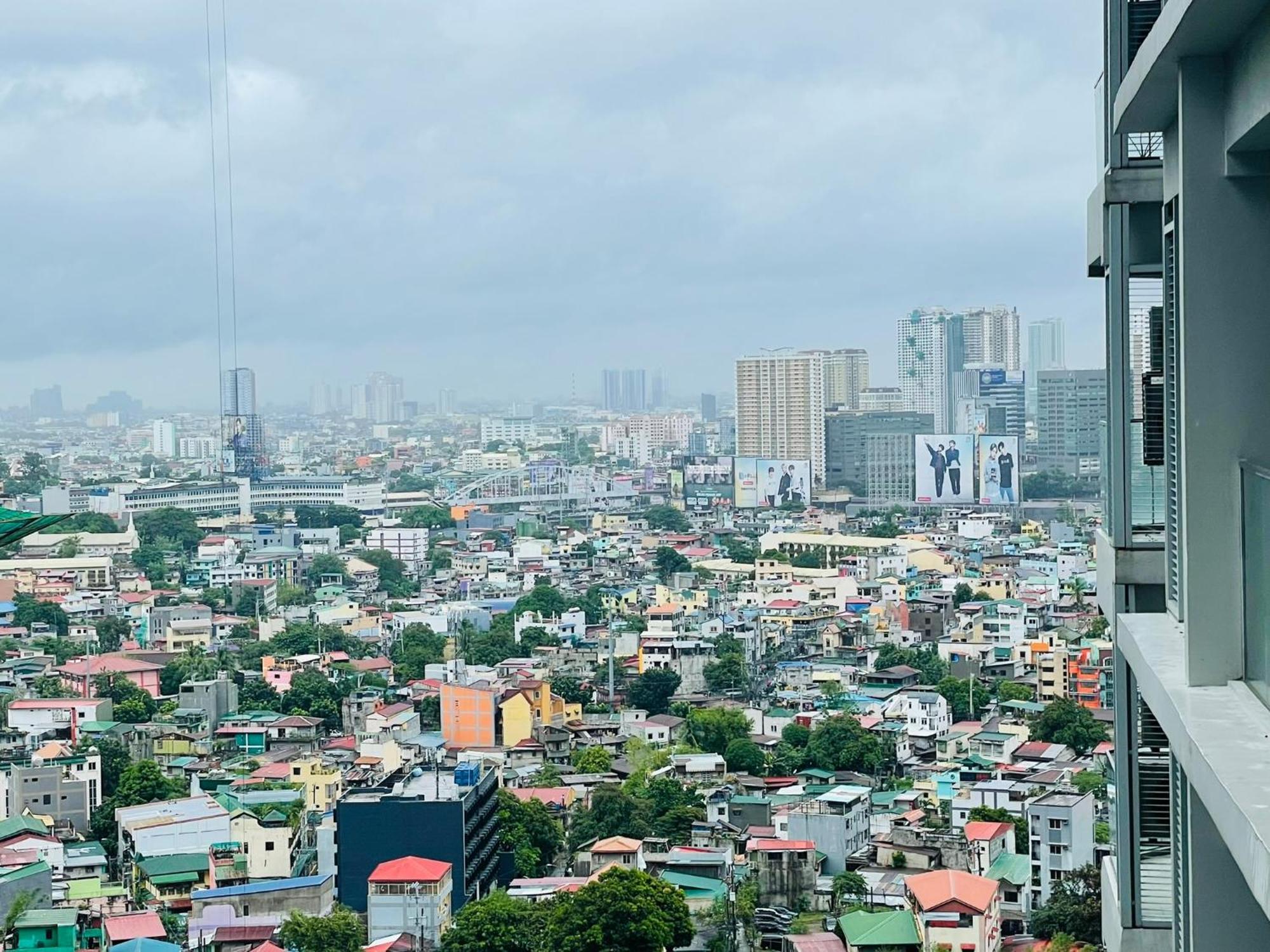Uptown Parksuites Bgc Taguig Exterior photo